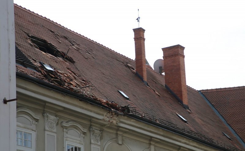 Katedrala i Nadbiskupski dvor nakon potresa