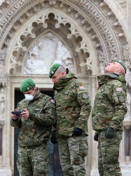 Vojska dronom snima štetu