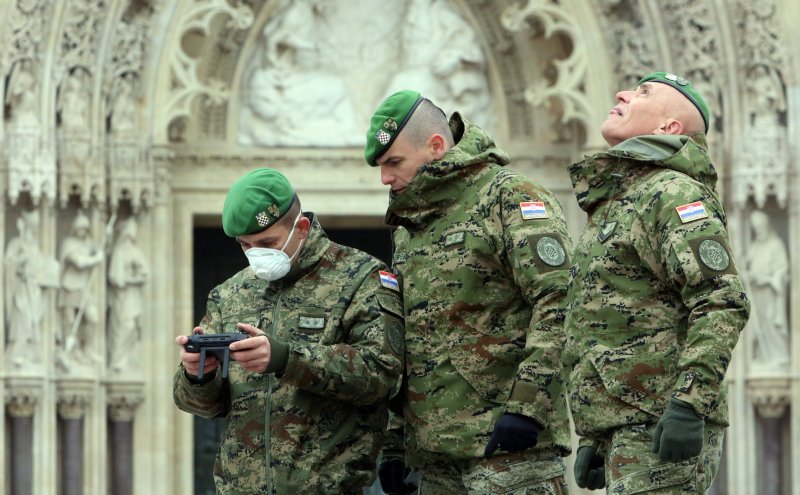 Vojska dronom snima štetu