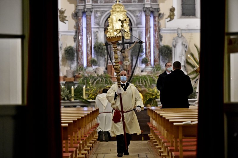 Tradicionalna procesija 'Za križen' uz stroge mjere zaštite