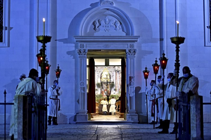 Tradicionalna procesija 'Za križen' uz stroge mjere zaštite