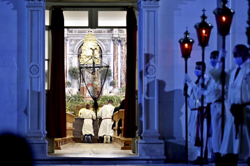 Tradicionalna procesija 'Za križen' uz stroge mjere zaštite