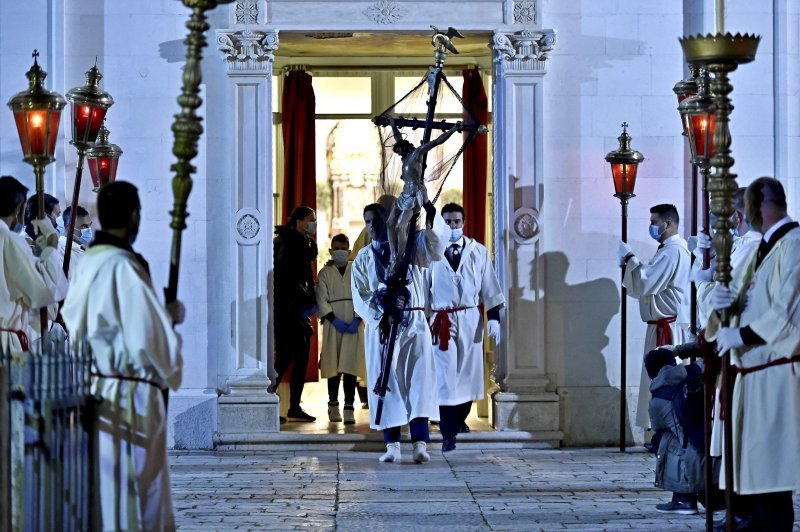 Tradicionalna procesija 'Za križen' uz stroge mjere zaštite