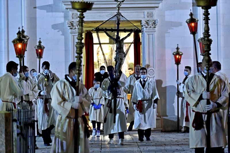 Tradicionalna procesija 'Za križen' uz stroge mjere zaštite