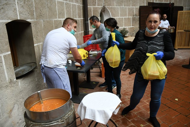 Đurđevac: Umjesto tradicionalne proslave praznika rada održana je podjela graha "Grah to go"