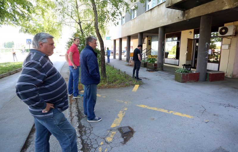 Karlovac: Popuštanjem mjera počeli su raditi i frizeri