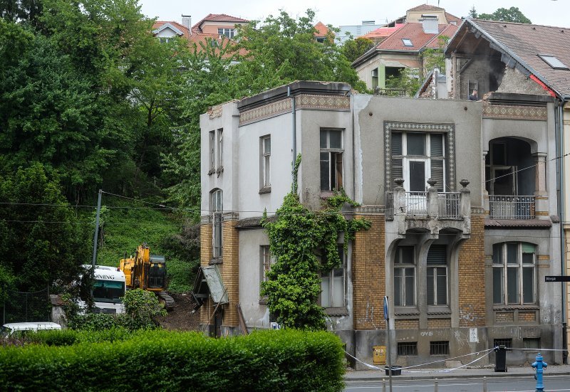 Rušenje secesijske vile na Ribnjaku