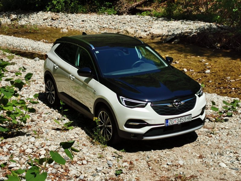 Opel Grandland X Hybrid4