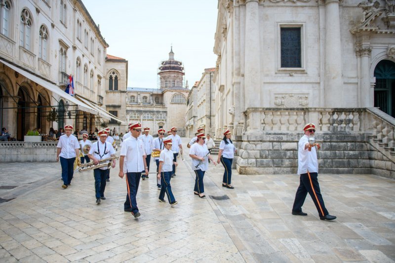 Dubrovnik: Obilježavanje Dana državnosti na gradskim ulicama