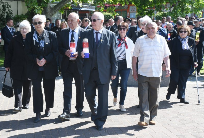 Sisak: Povodom Dana državnosti izaslanstva položila vijence i upalila svijeće