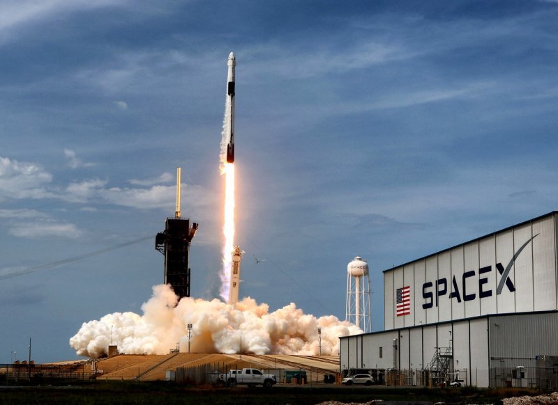 Crew Dragon odlazi u svemir uz pomoć rakete Falcon-9