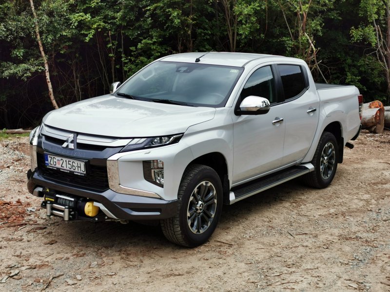 Mitsubishi L200 DOUBLE CAB MT (MY 20) INSTYLE