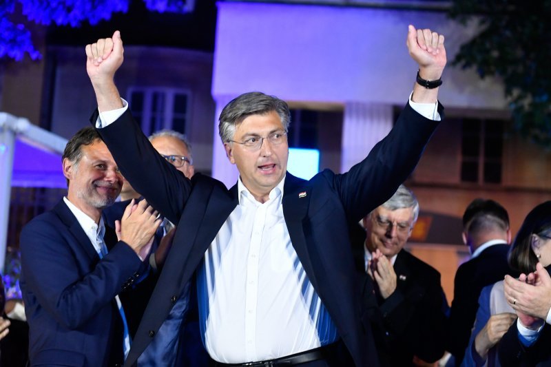 Andrej Plenković prije pobjedničkog govora u Arheološkom muzeju