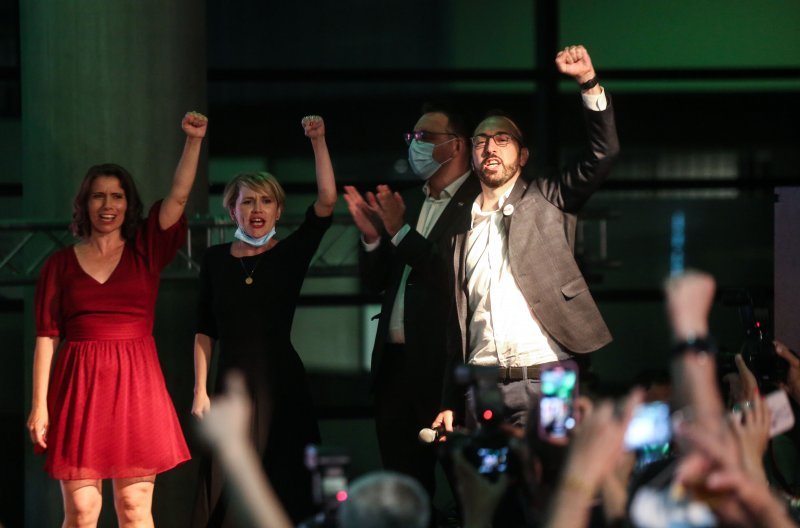 Katarina Peović, Ivana Kekin, Bojan Glavašević, Tomislav Tomašević u stožeru zelene ljevice nakon što su maske pale