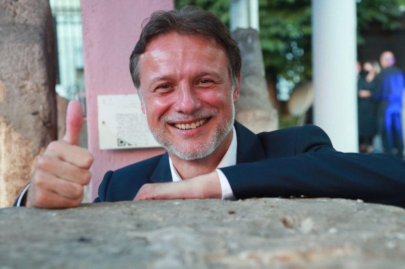 Oduševljeni Gordan Jandroković u stožeru HDZ-a