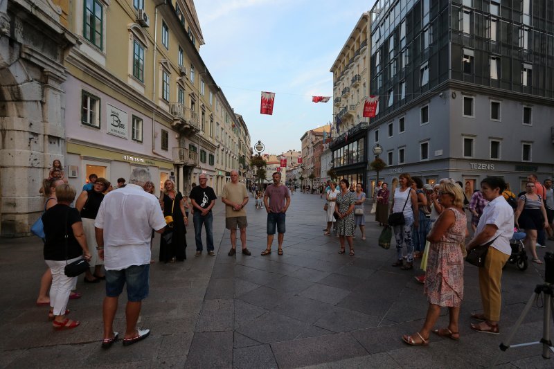 Grupa Riječana pjesmama odali počast Oliveru Dragojeviću