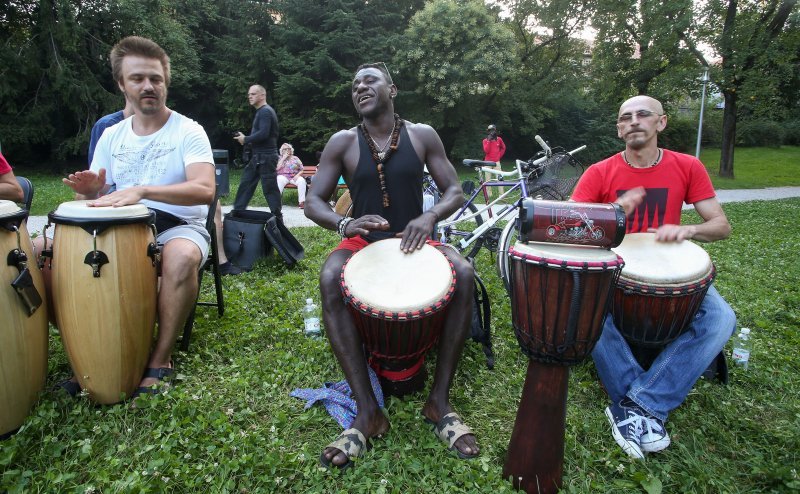 U parku Ribnjak održana radionica izrada afričkih maski uz zvukove bubnjeva