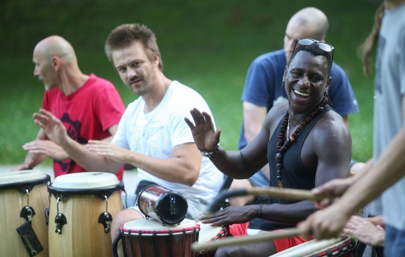 U parku Ribnjak održana radionica izrada afričkih maski uz zvukove bubnjeva