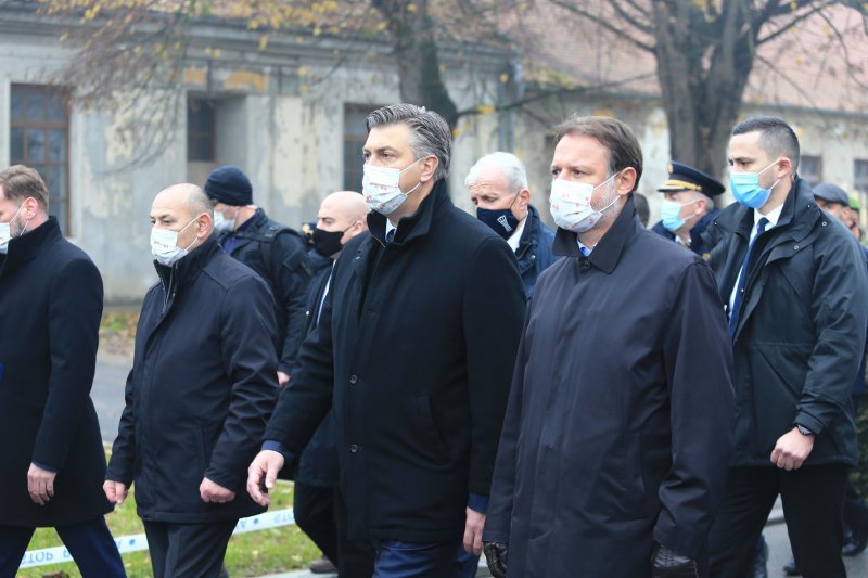 Andrej Plenković i Gordan Jandroković u Koloni sjećanja