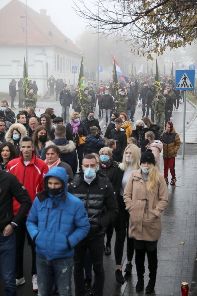 U posebnim epidemiološkim mjerama krenula Kolona sjećanja