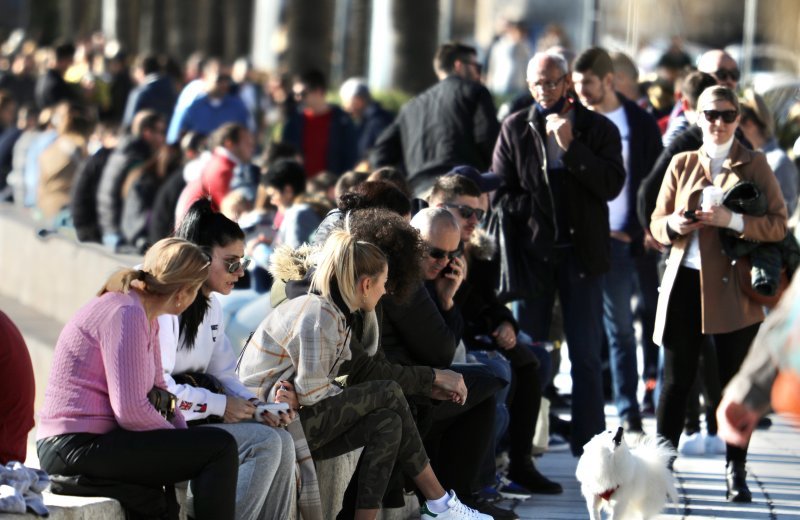 Gužva na splitskoj rivi u jeku epidemije koronavirusa