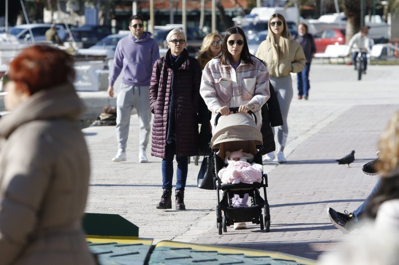 Moda na rivi u Makarskoj