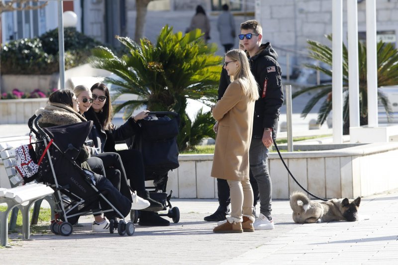 Moda na rivi u Makarskoj