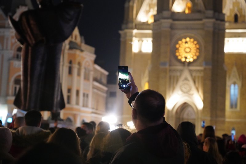 Novosađani se opraštaju od Balaševića