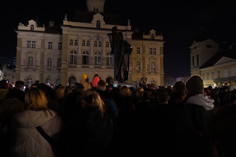 Novosađani se opraštaju od Balaševića