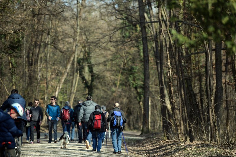 Zagreb: Građani uživali u šetnji u parku Maksimir
