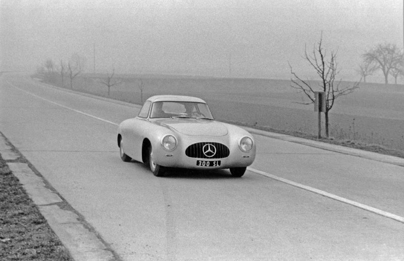 Mercedes-Benz 300 SL trkaći automobil (W 194) na press prezentaciji 1952.