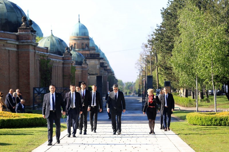 Polaganje vijenaca na Mirogoju povodom Dana oslobođenja Zagreba