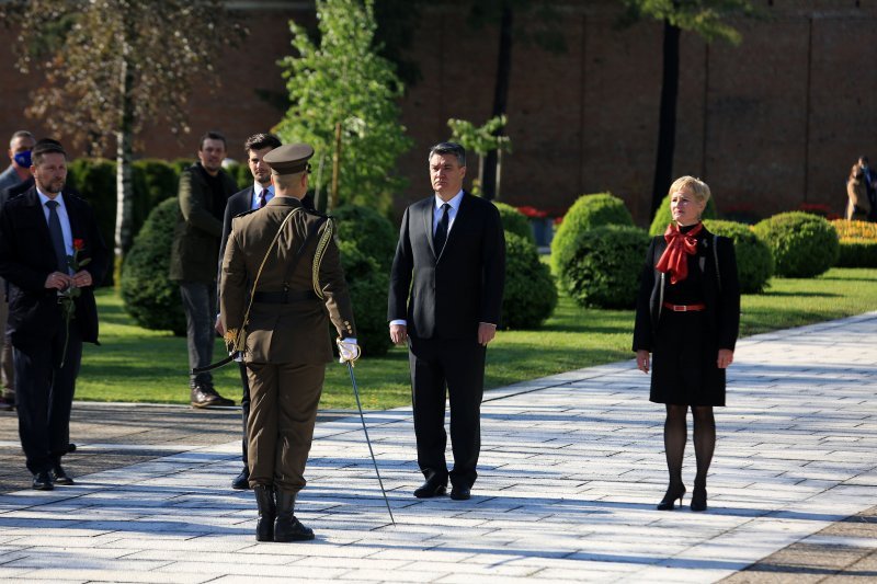 Polaganje vijenaca na Mirogoju povodom Dana oslobođenja Zagreba