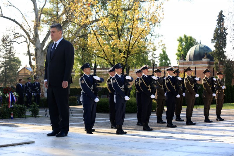 Polaganje vijenaca na Mirogoju povodom Dana oslobođenja Zagreba