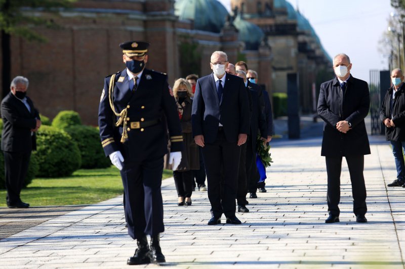 Polaganje vijenaca na Mirogoju povodom Dana oslobođenja Zagreba