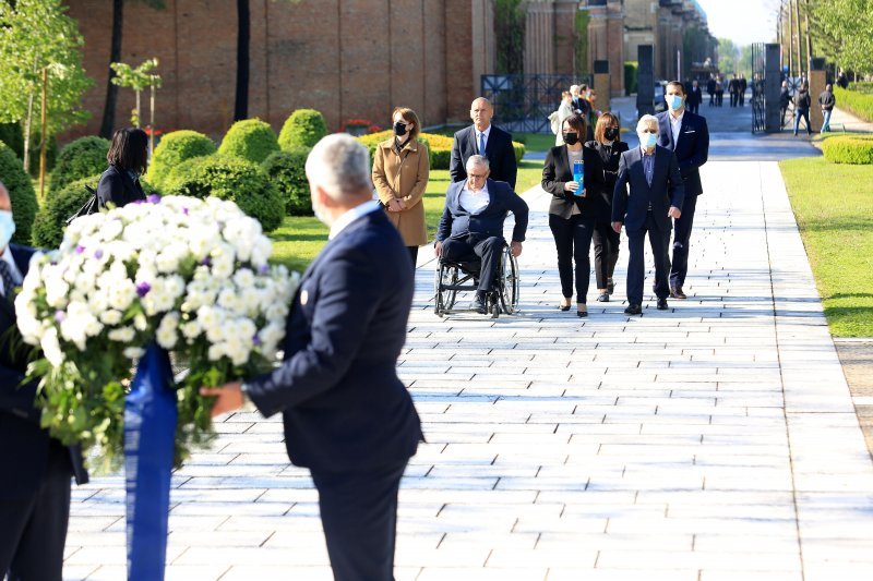 Polaganje vijenaca na Mirogoju povodom Dana oslobođenja Zagreba