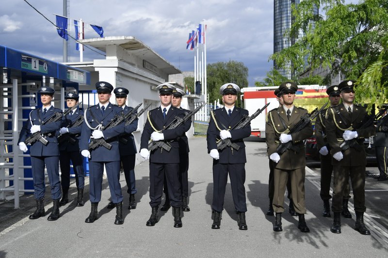 Svečano postrojavanje u Kranjčevićevoj