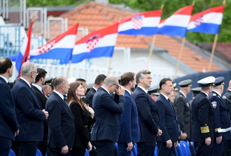 Postrojavanje u Kranjčevićevoj