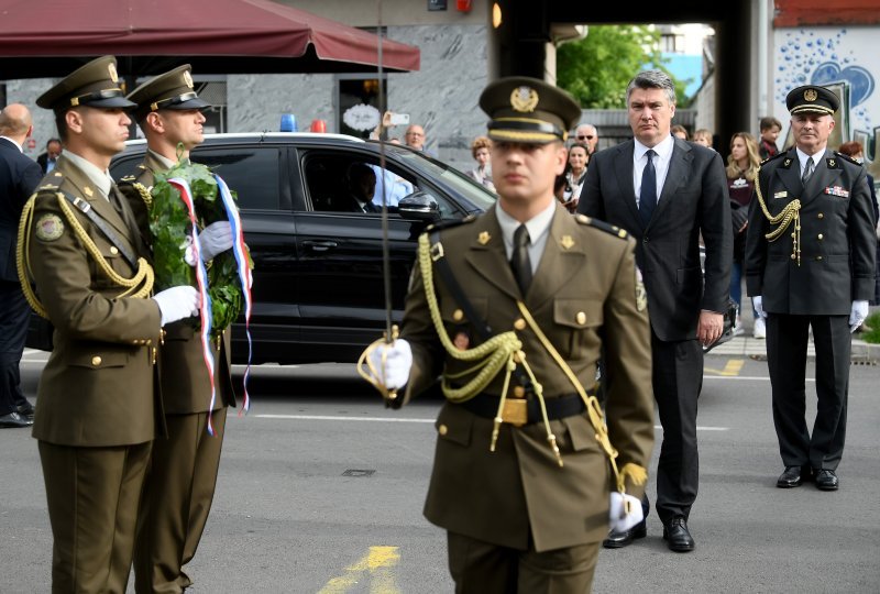 Postrojavanje u Kranjčevićevoj