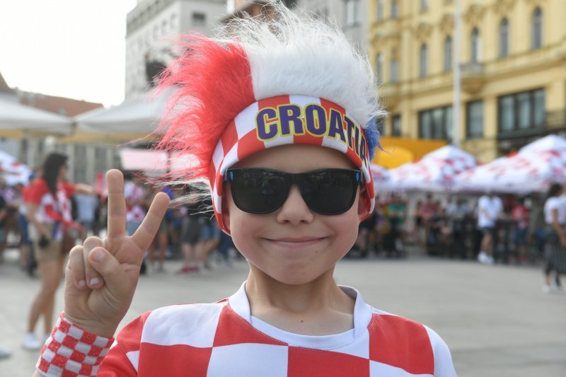 Navijači u fun zoni na Trgu bana Jelačića u Zagrebu