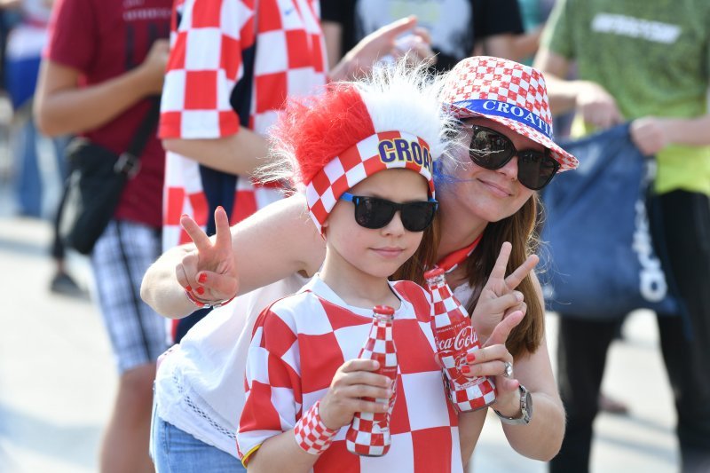 Navijači u fun zoni na Trgu bana Jelačića u Zagrebu