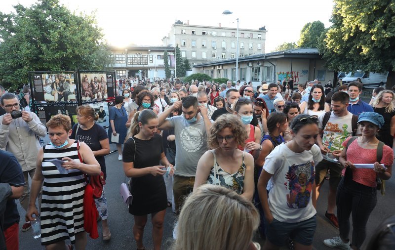 Premijera filma Ljubav oko svijeta Davora i Anđele Rostuhar