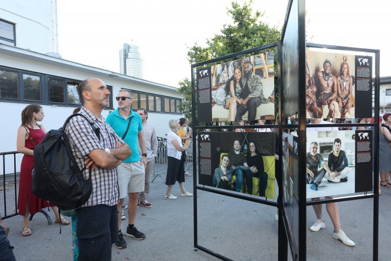 Premijera filma Ljubav oko svijeta Davora i Anđele Rostuhar