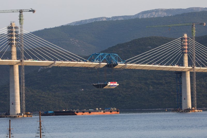 Postavljen posljednji segment Pelješkog mosta