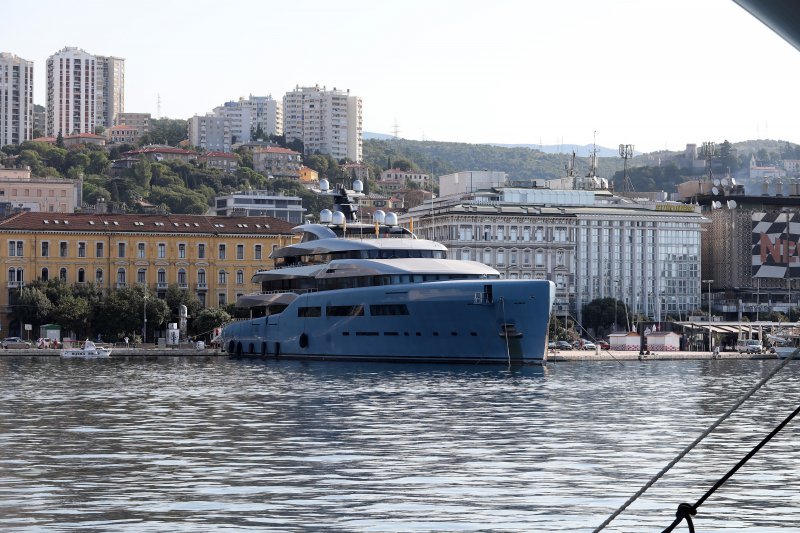 Mega jahta Aviva u vlasništvu milijardera Joea Lewisa