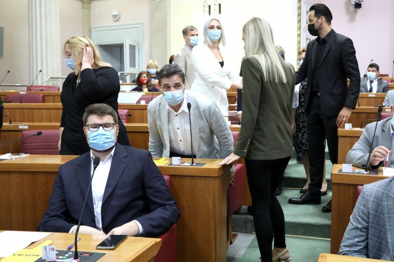 Premijer Andrej Plenković i saborski zastupnici izrazili sućut Marinu Miletiću