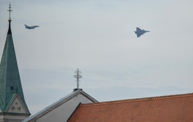 Zrakoplovi Rafale prelijeću Zagreb