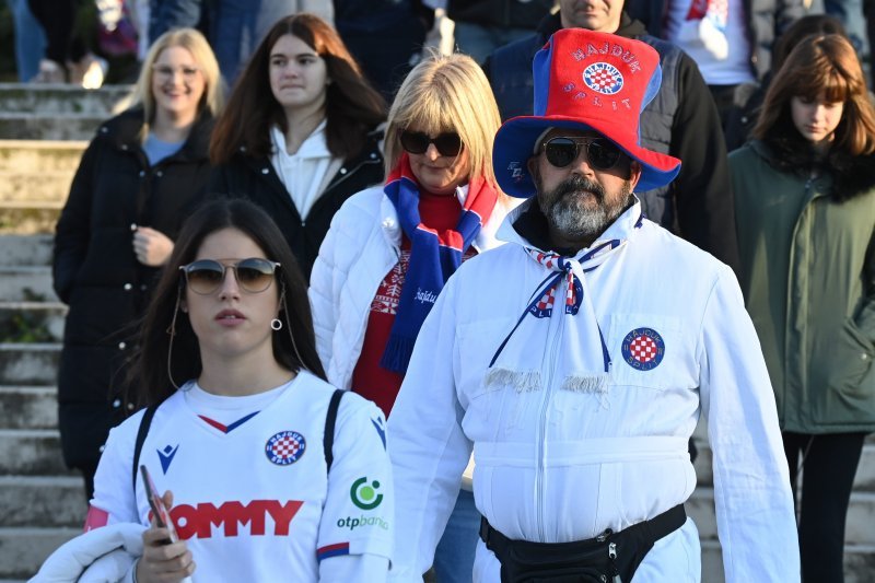 Navijači pred utakmicu Hajduk - Osijek