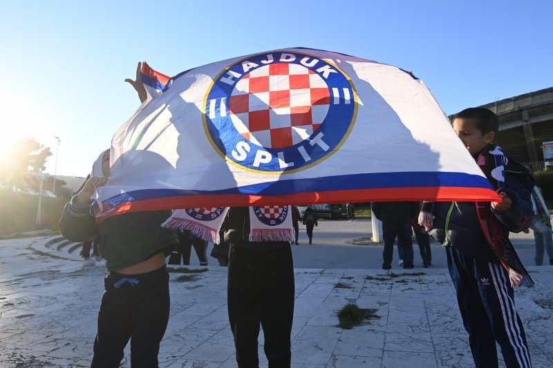 Navijači pred utakmicu Hajduk - Osijek