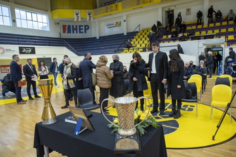 Komemoracija za košarkaša Gorana Sobina održana je u Splitu u dvorani na Gripama